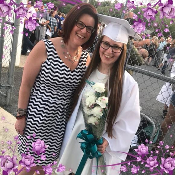 Meet your Posher, Lori - Picture 1 of 1